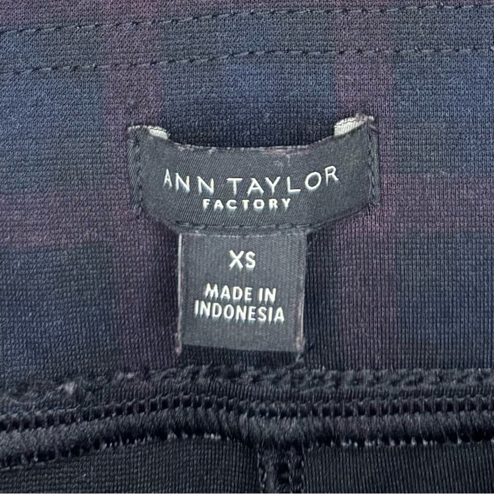 Ann Taylor women's Dark Plaid Pants, burgundy, blue, black, XS